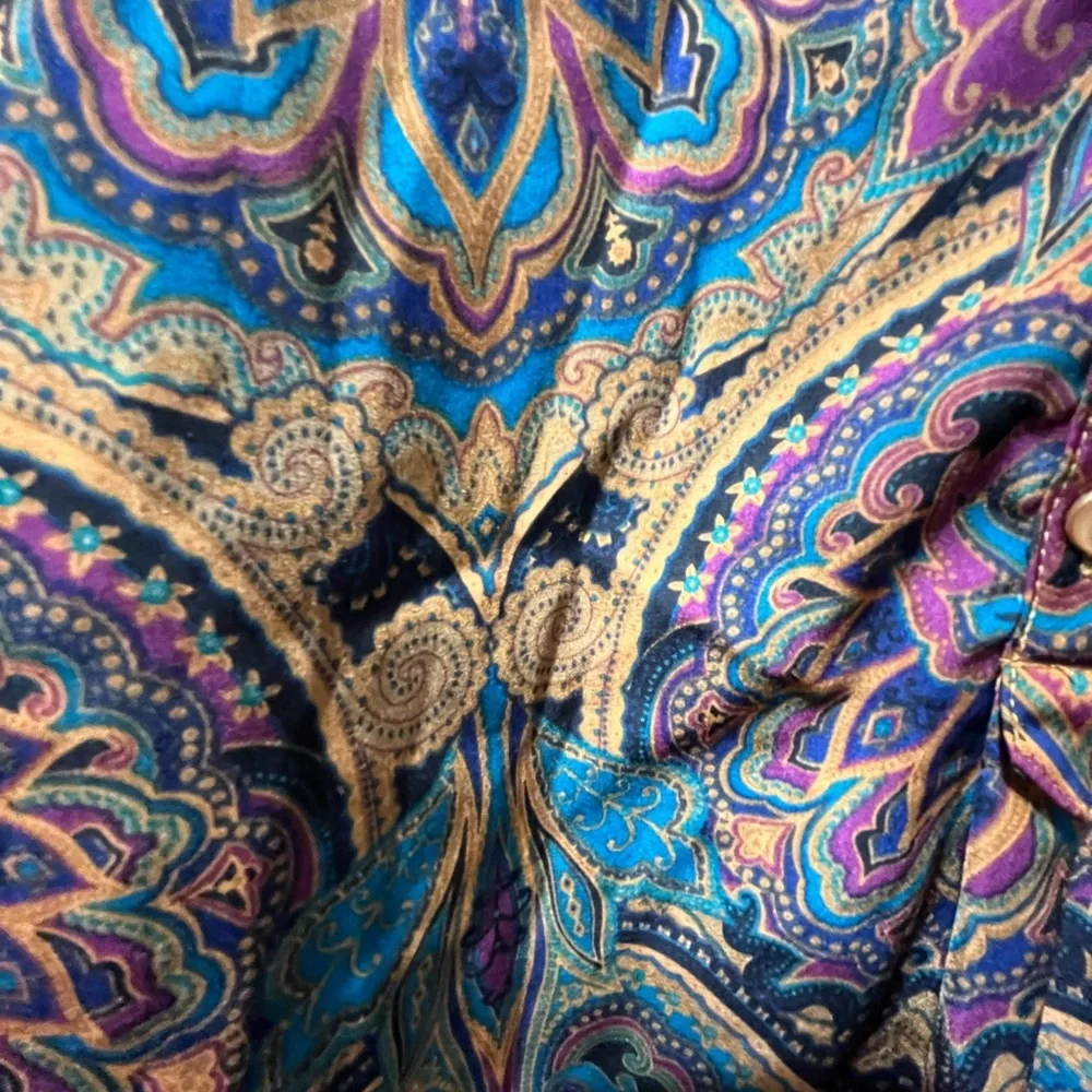 Beautiful Apt 9 Silky Blouse. Amazing Colors!!! Large - Picture 3 of 4